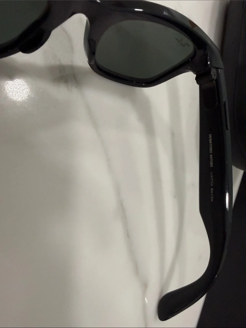 Ray-Ban Stories Wayfarer Smart Glasses RW4002 Black G-15 Green EUC